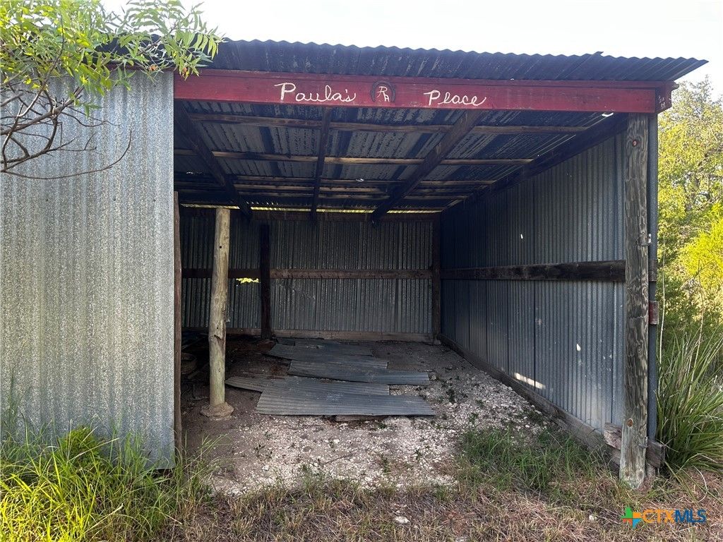 Image 35 of property listing at 23168 Wolfridge Road, Killeen, TX 76549