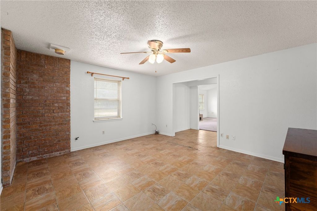 Image 9 of property listing at 23168 Wolfridge Road, Killeen, TX 76549