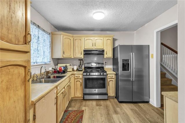 393 Cedar SW Trace, Marietta, GA 30008