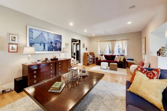 823 Jackson Avenue, River Forest, IL 60305