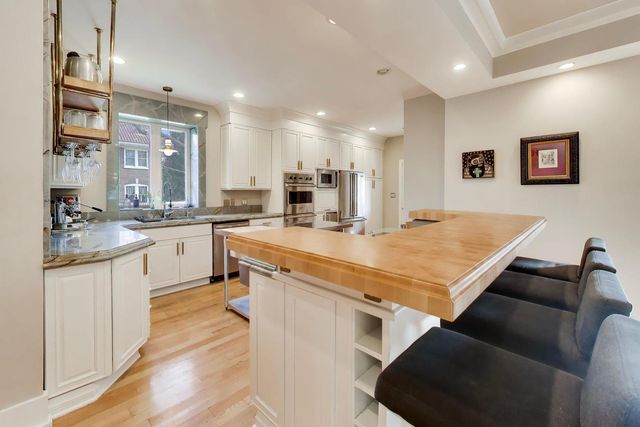 823 Jackson Avenue, River Forest, IL 60305