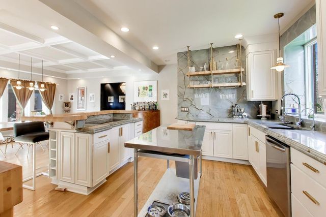 823 Jackson Avenue, River Forest, IL 60305