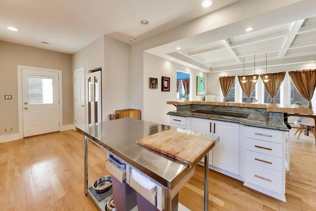 823 Jackson Avenue, River Forest, IL 60305