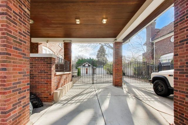 823 Jackson Avenue, River Forest, IL 60305