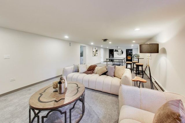 823 Jackson Avenue, River Forest, IL 60305