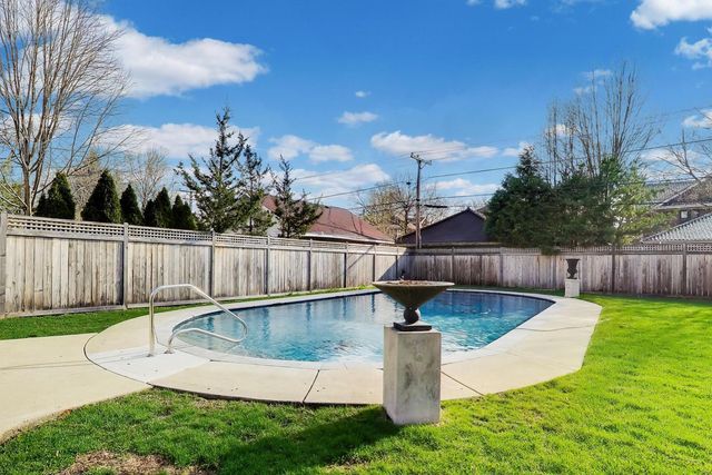 823 Jackson Avenue, River Forest, IL 60305