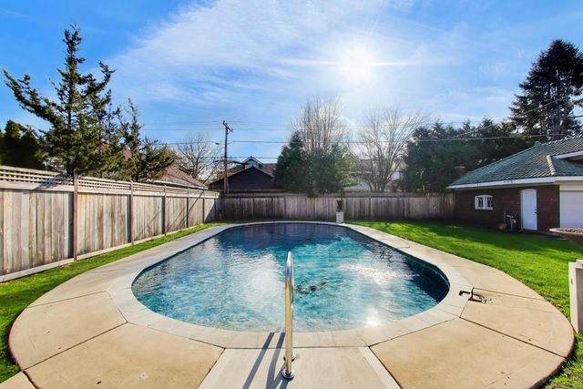 823 Jackson Avenue, River Forest, IL 60305