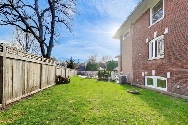 823 Jackson Avenue, River Forest, IL 60305