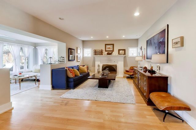 823 Jackson Avenue, River Forest, IL 60305