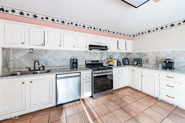 9 Conans Run, Milton, NY 12020