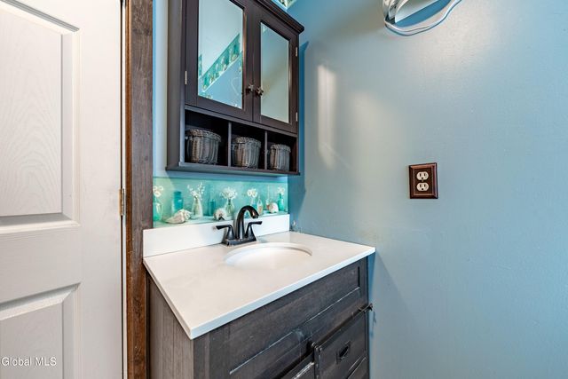 9 Conans Run, Milton, NY 12020