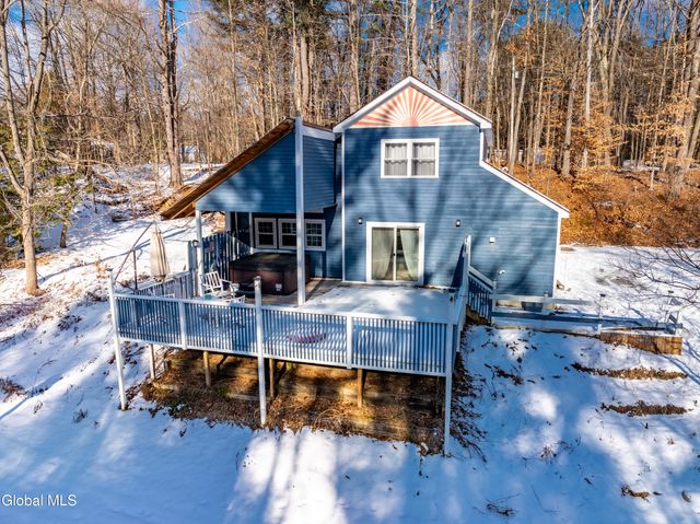 9 Conans Run, Milton, NY 12020