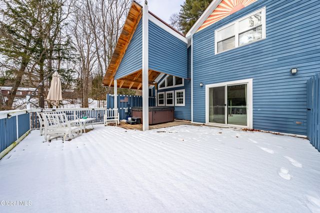 9 Conans Run, Milton, NY 12020