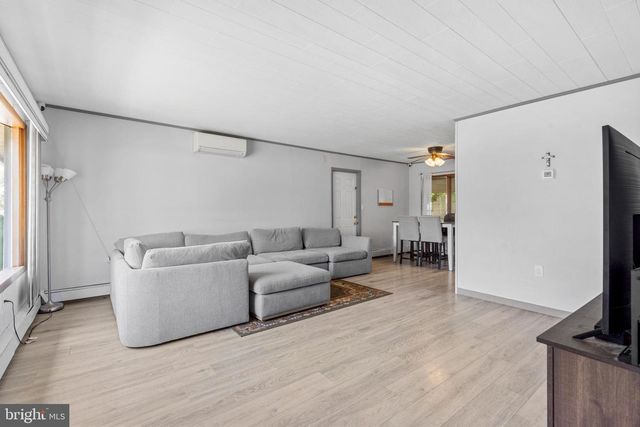 1 INDIGO TURN, Levittown, PA 19057