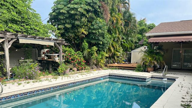 410 ERIE AVENUE, Tampa, FL 33606
