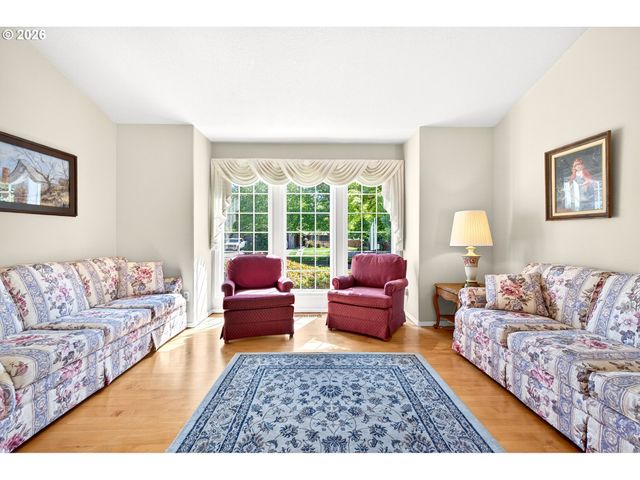 211 Nw WEST HILLS Dr, Mc Minnville, OR 97128
