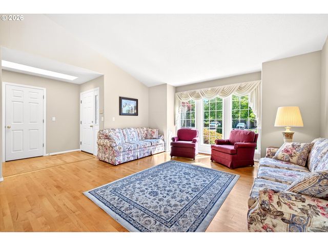211 Nw WEST HILLS Dr, Mc Minnville, OR 97128
