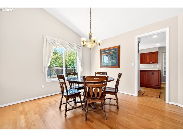 211 Nw WEST HILLS Dr, Mc Minnville, OR 97128