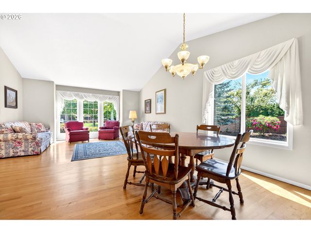 211 Nw WEST HILLS Dr, Mc Minnville, OR 97128