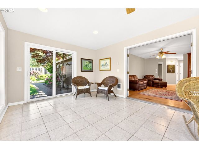 211 Nw WEST HILLS Dr, Mc Minnville, OR 97128