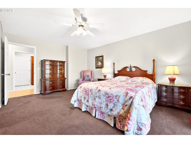 211 Nw WEST HILLS Dr, Mc Minnville, OR 97128