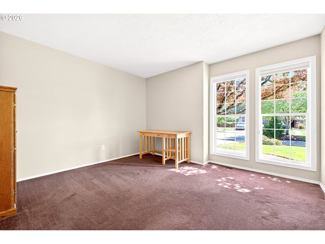 211 Nw WEST HILLS Dr, Mc Minnville, OR 97128