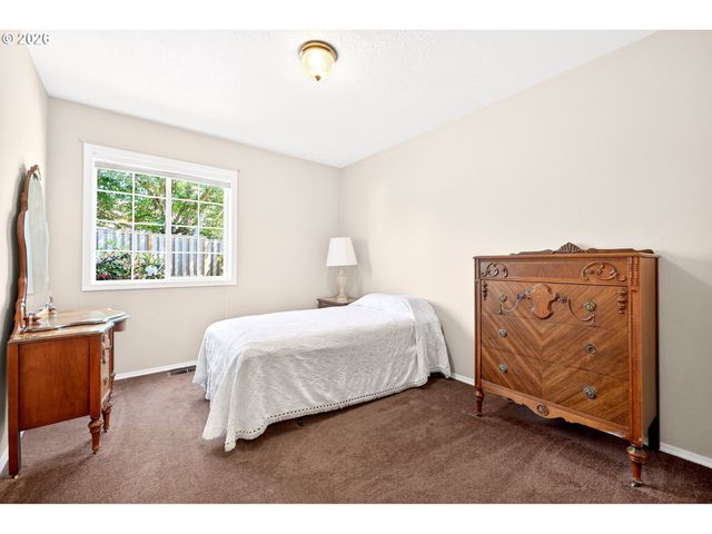 211 Nw WEST HILLS Dr, Mc Minnville, OR 97128