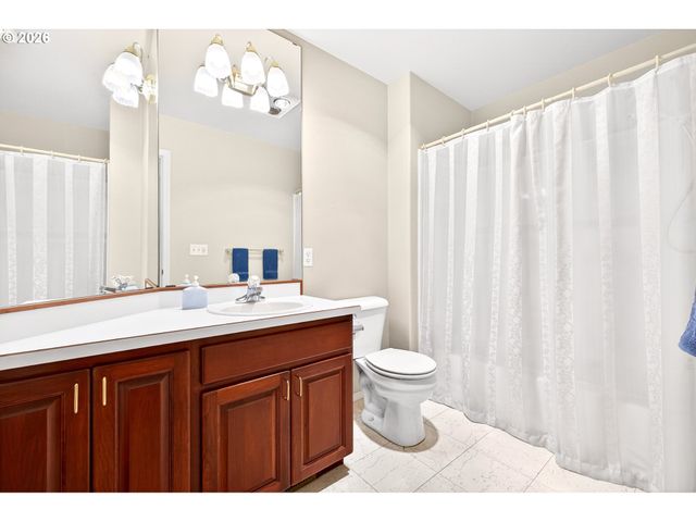 211 Nw WEST HILLS Dr, Mc Minnville, OR 97128