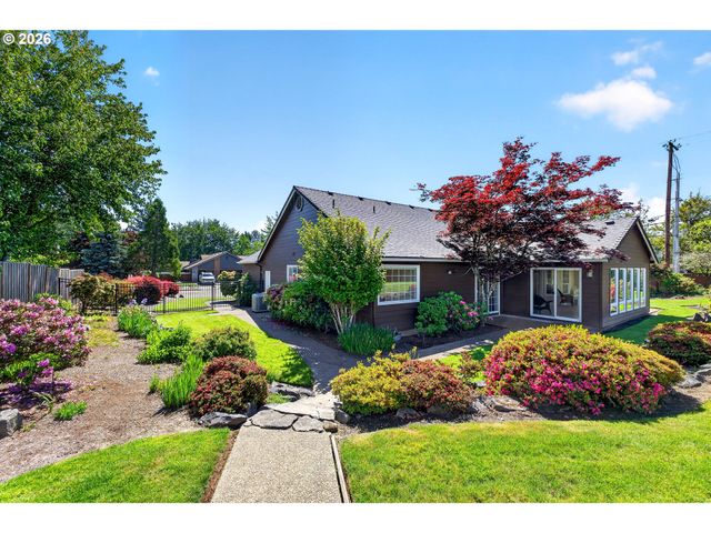 211 Nw WEST HILLS Dr, Mc Minnville, OR 97128