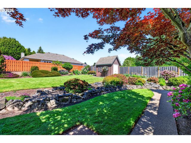 211 Nw WEST HILLS Dr, Mc Minnville, OR 97128