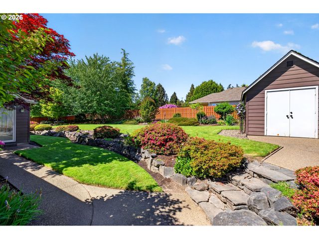 211 Nw WEST HILLS Dr, Mc Minnville, OR 97128