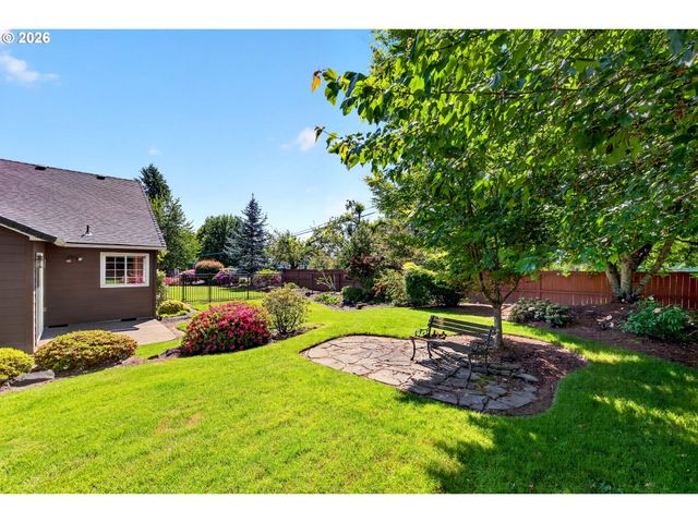 211 Nw WEST HILLS Dr, Mc Minnville, OR 97128