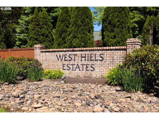 211 Nw WEST HILLS Dr, Mc Minnville, OR 97128