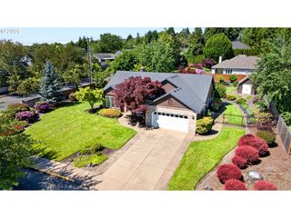 211 Nw WEST HILLS Dr, Mc Minnville, OR 97128