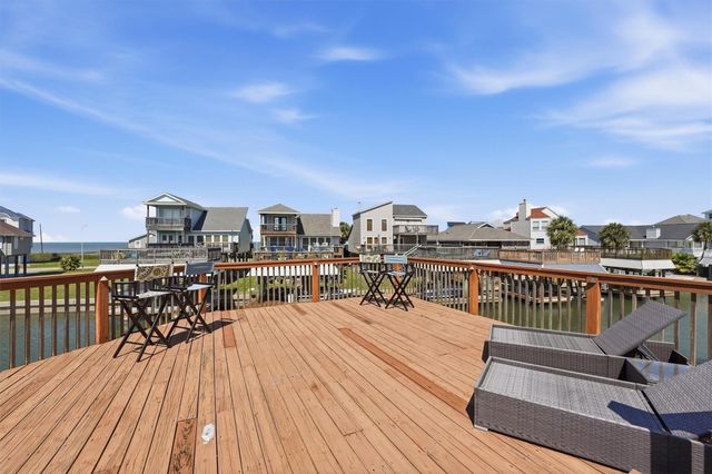 3902 Island Court, Galveston, TX 77554