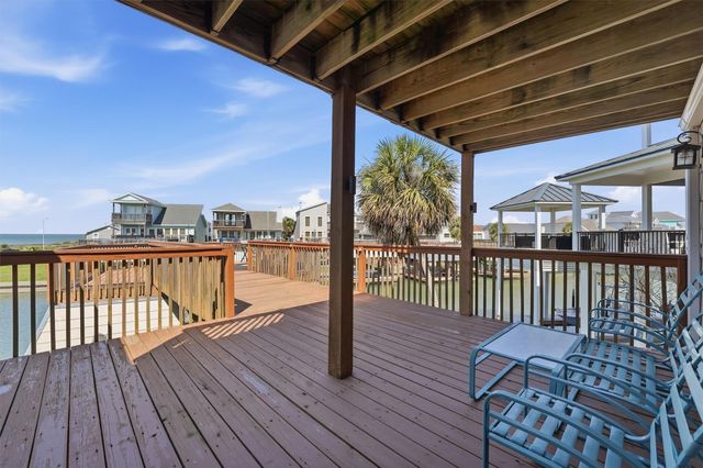 3902 Island Court, Galveston, TX 77554