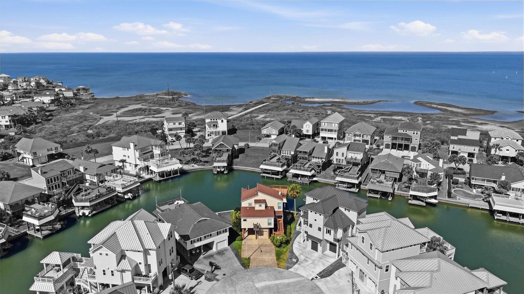 3902 Island Court, Galveston, TX 77554