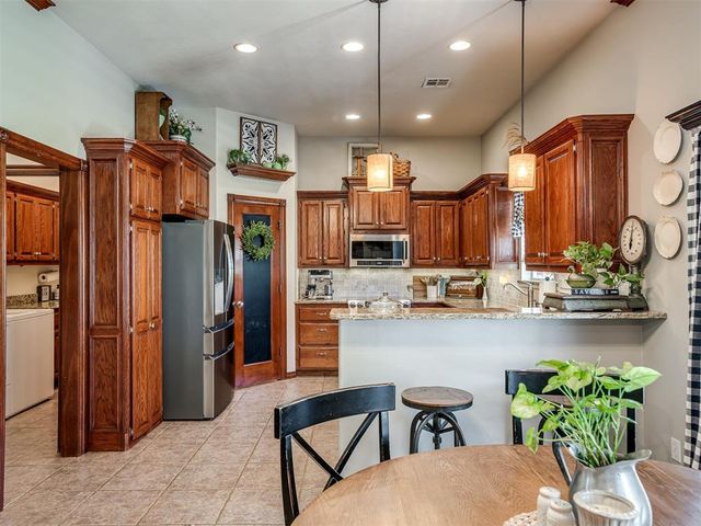 916 Winter Park, Blanchard, OK 73010