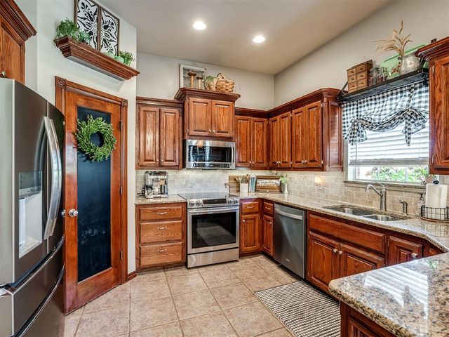 916 Winter Park, Blanchard, OK 73010
