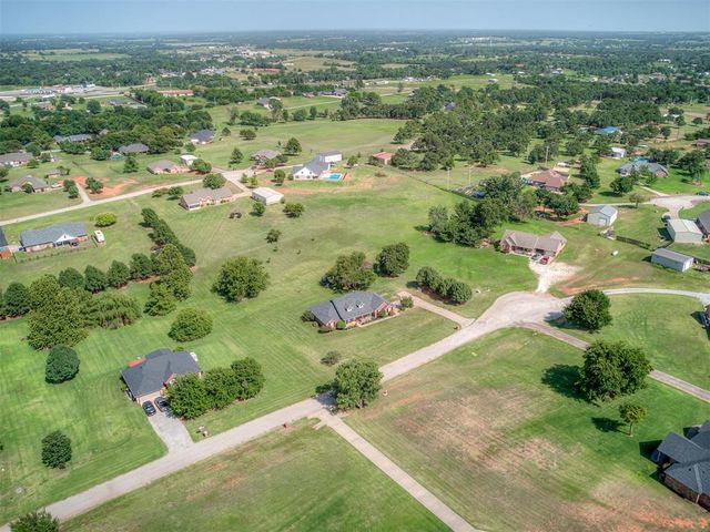 916 Winter Park, Blanchard, OK 73010