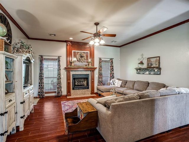 916 Winter Park, Blanchard, OK 73010