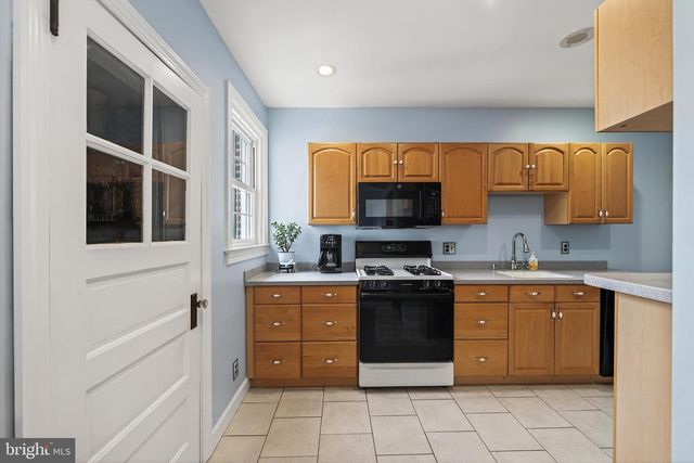 990 E GODFREY AVE, Philadelphia, PA 19124