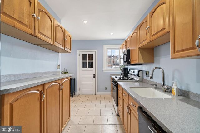 990 E GODFREY AVE, Philadelphia, PA 19124