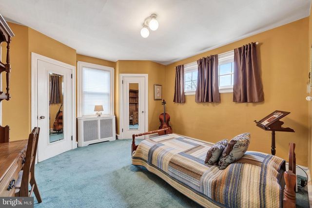 990 E GODFREY AVE, Philadelphia, PA 19124