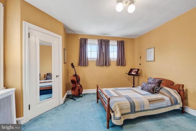 990 E GODFREY AVE, Philadelphia, PA 19124