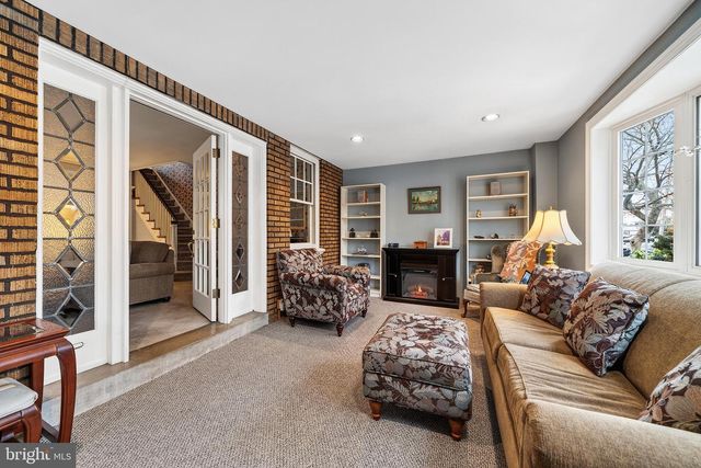 990 E GODFREY AVE, Philadelphia, PA 19124