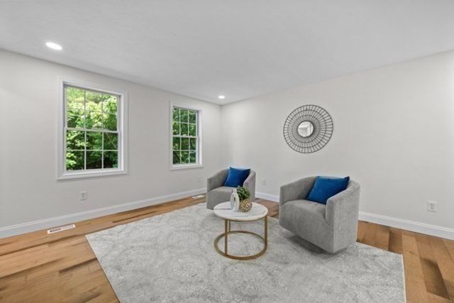 128 Memorial Dr, Shrewsbury, MA 01545