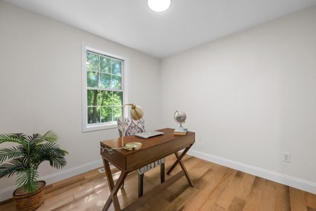 128 Memorial Dr, Shrewsbury, MA 01545