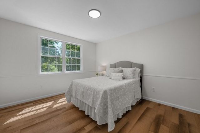 128 Memorial Dr, Shrewsbury, MA 01545
