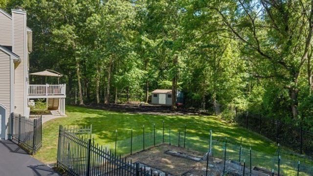 128 Memorial Dr, Shrewsbury, MA 01545